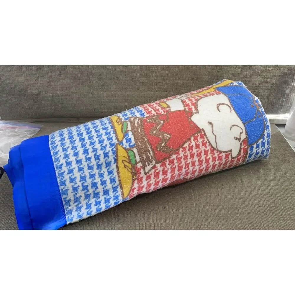 Vintage Peanuts Snoopy Acrylic Blanket – Cheer Baseball Lucy Charlie Satin Trim